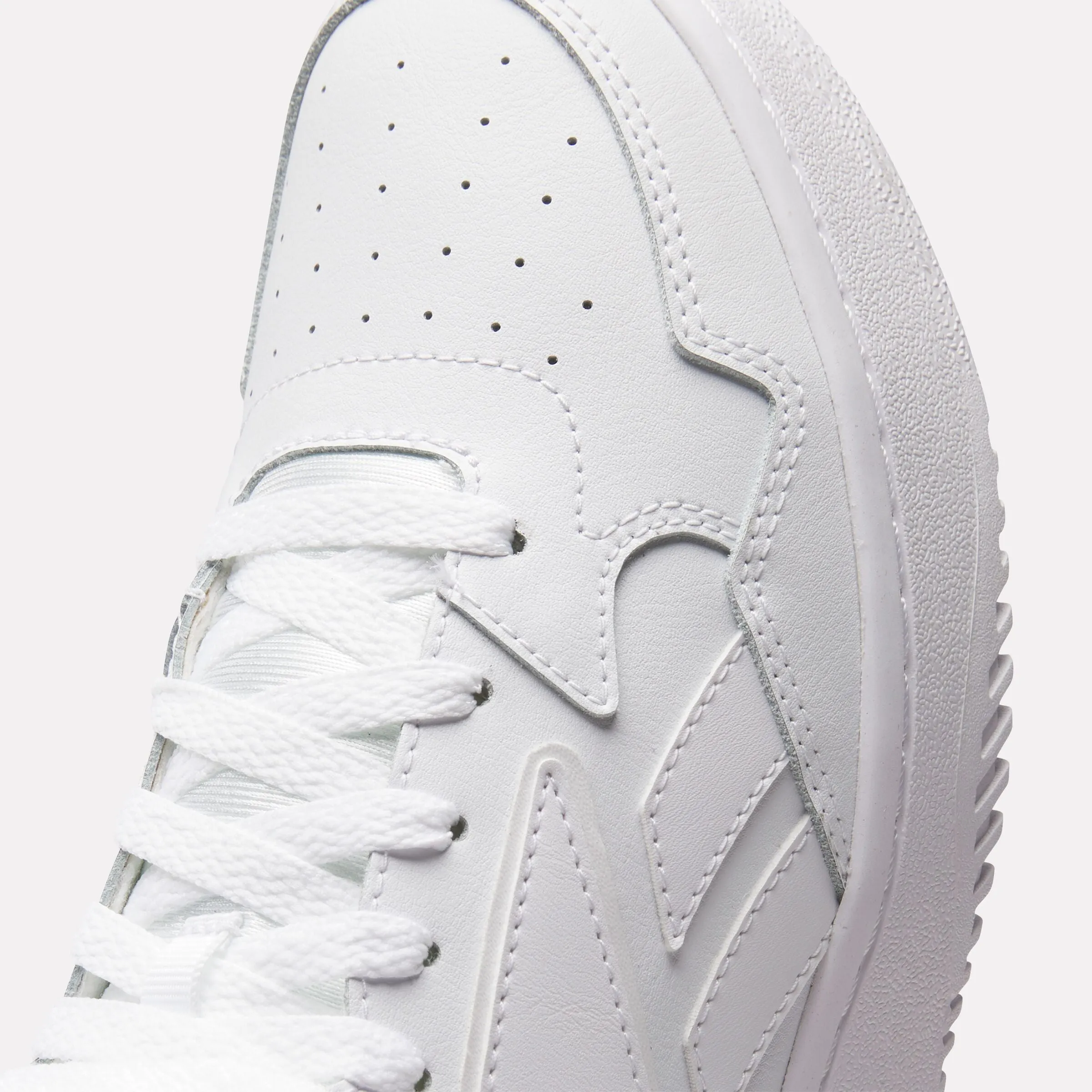 Atr Chill Mid Basketball Shoes White/White/White