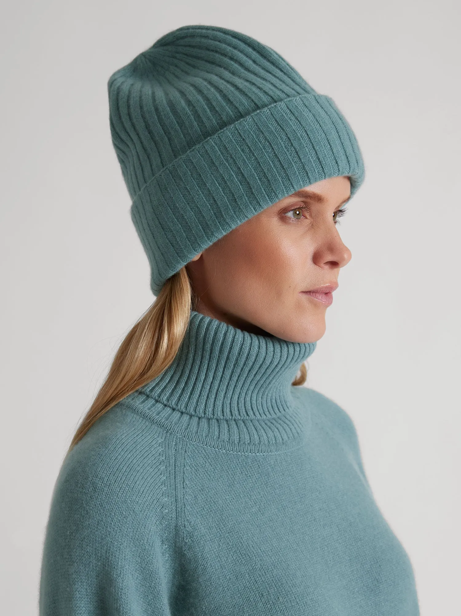 Cashmere beanie "Oda" - arctic