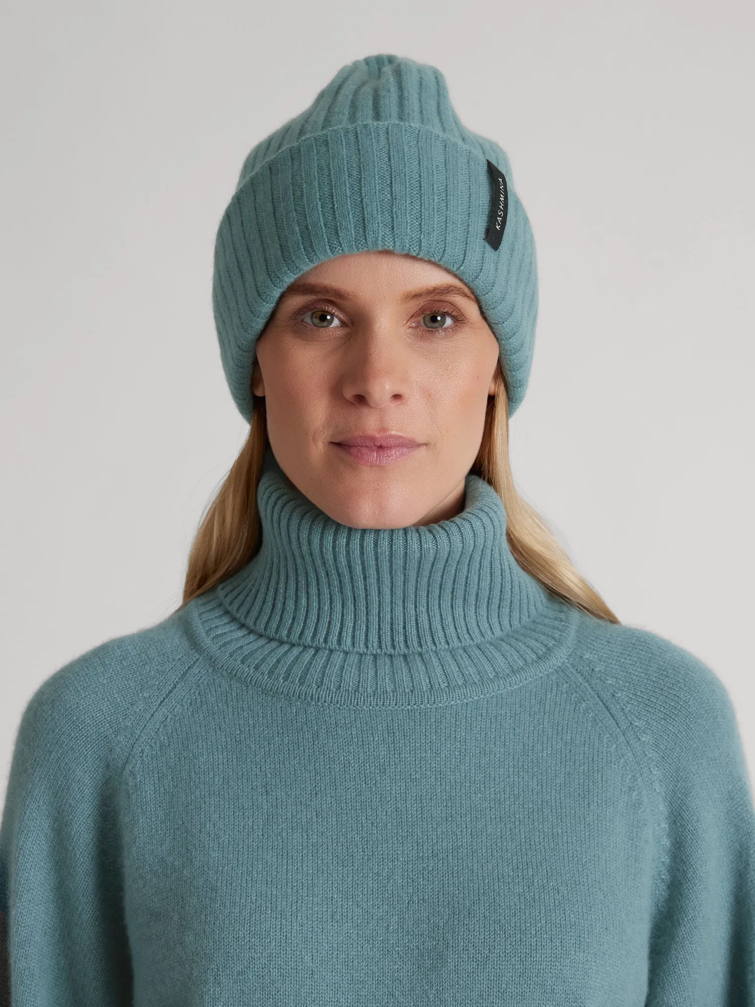 Cashmere beanie "Oda" - arctic