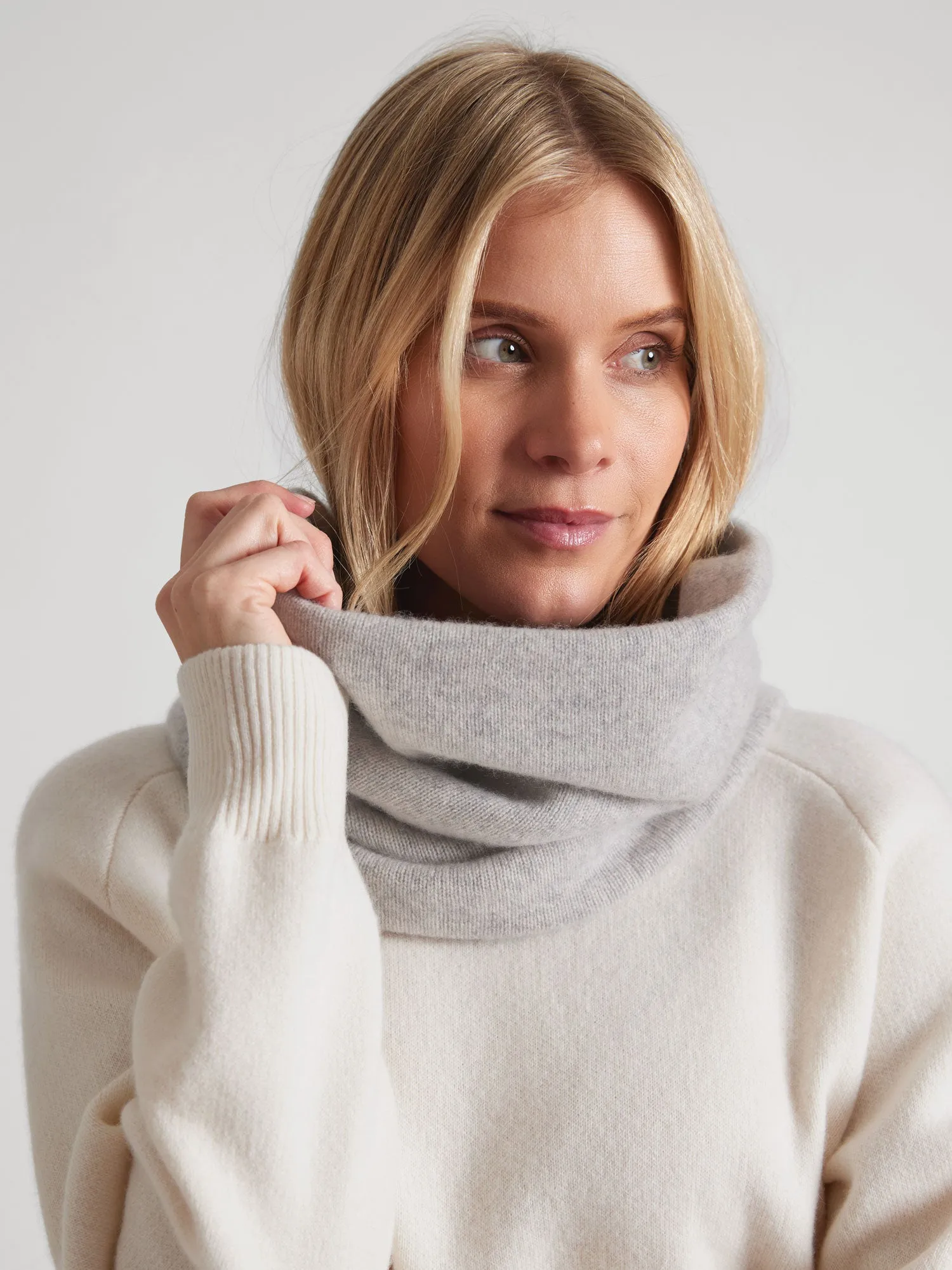 Cashmere snood "Eydis" - light grey