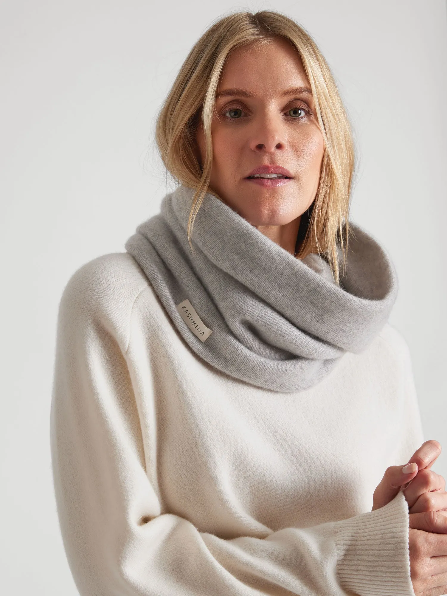 Cashmere snood "Eydis" - light grey