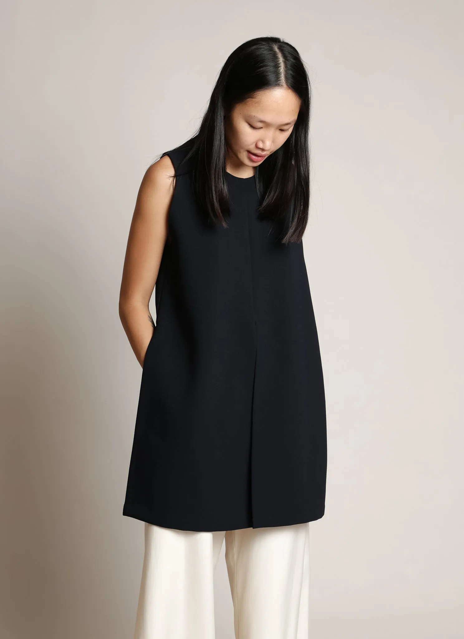 Four Leaf Panel Sleeveless Top - Black Blue