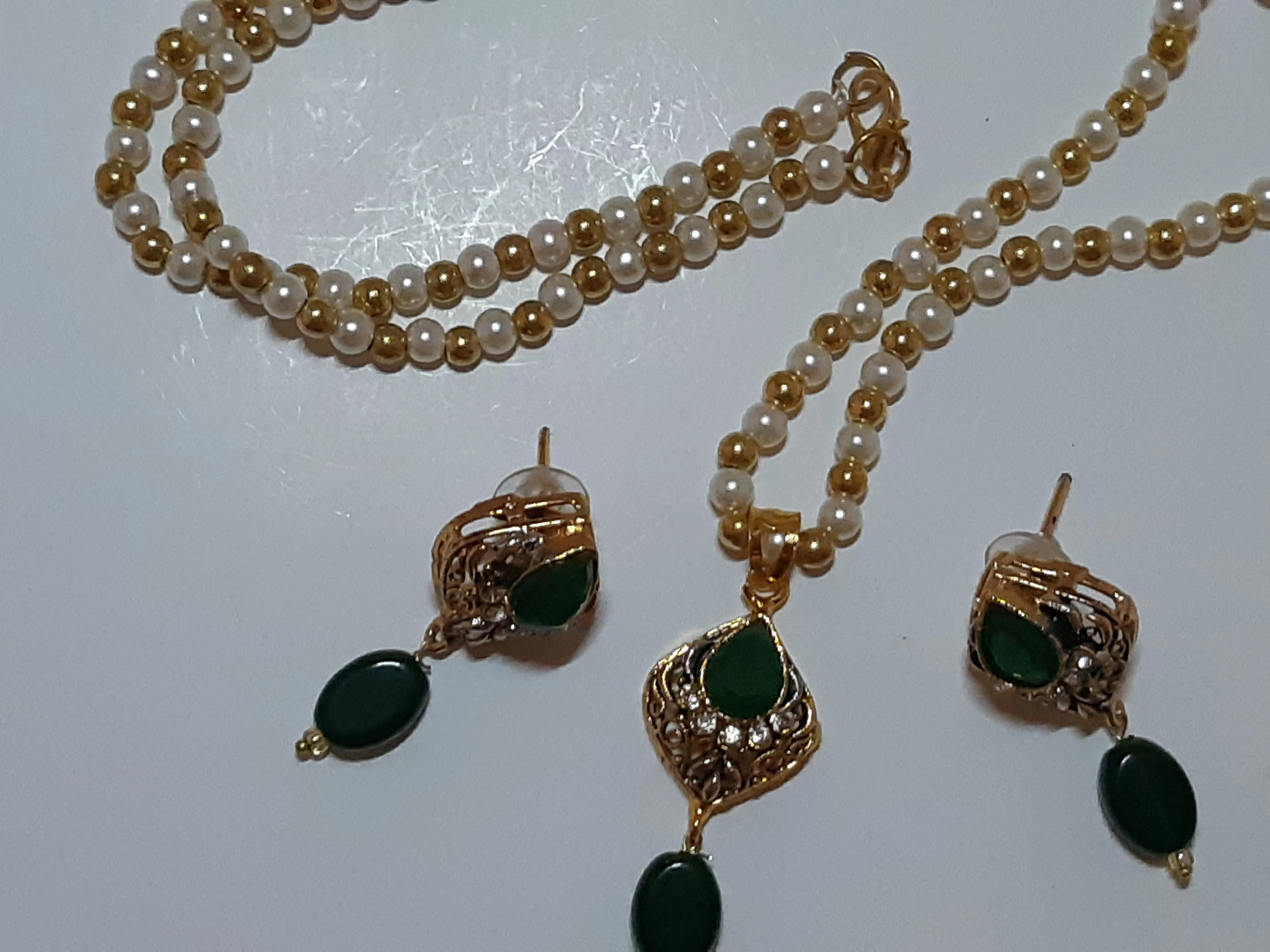 Green Golden Base Pendant Set