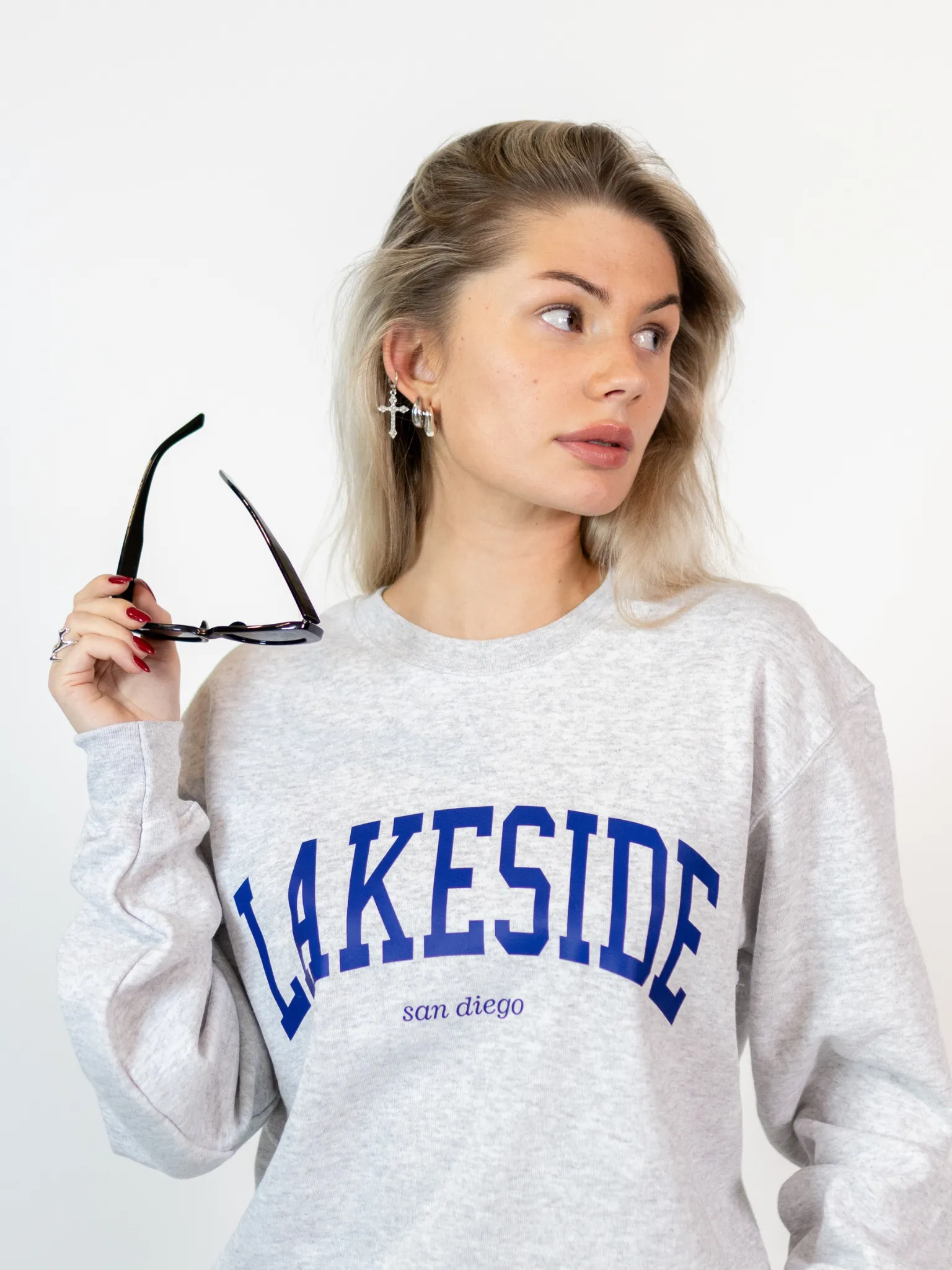 LAKESIDE SWEATSHIRT - GRÅ