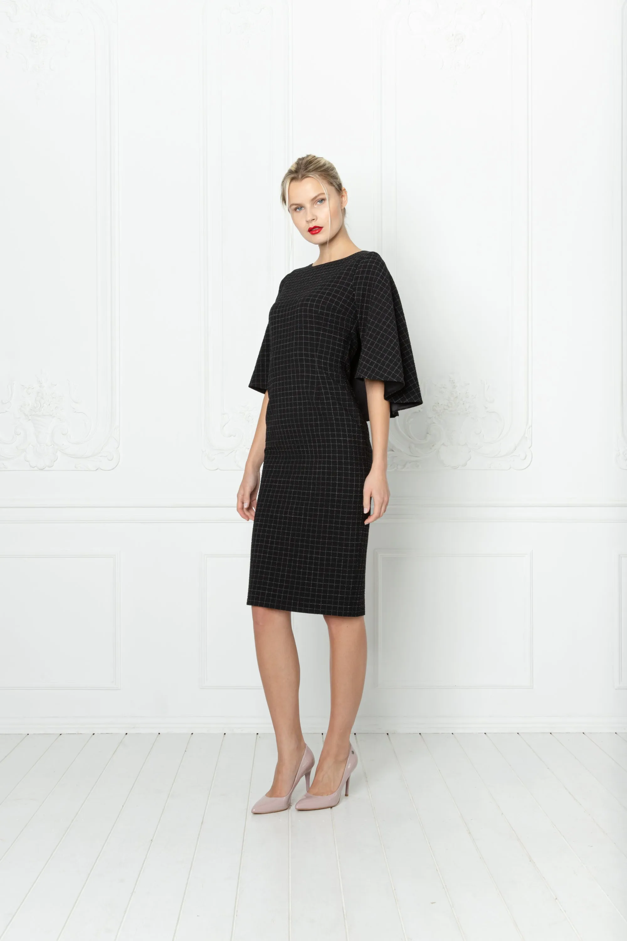 LEGRANDIA BLACK PLAID WOOL SEERSUCKER PENCIL DRESS WITH A CAPE DETAIL