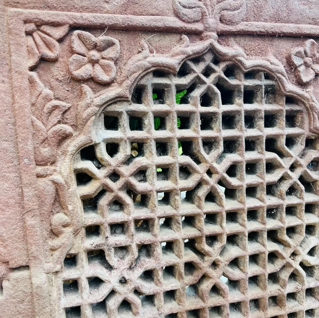 Nakaashi 13 : Vintage Mughal Style carving  Stone Jalli