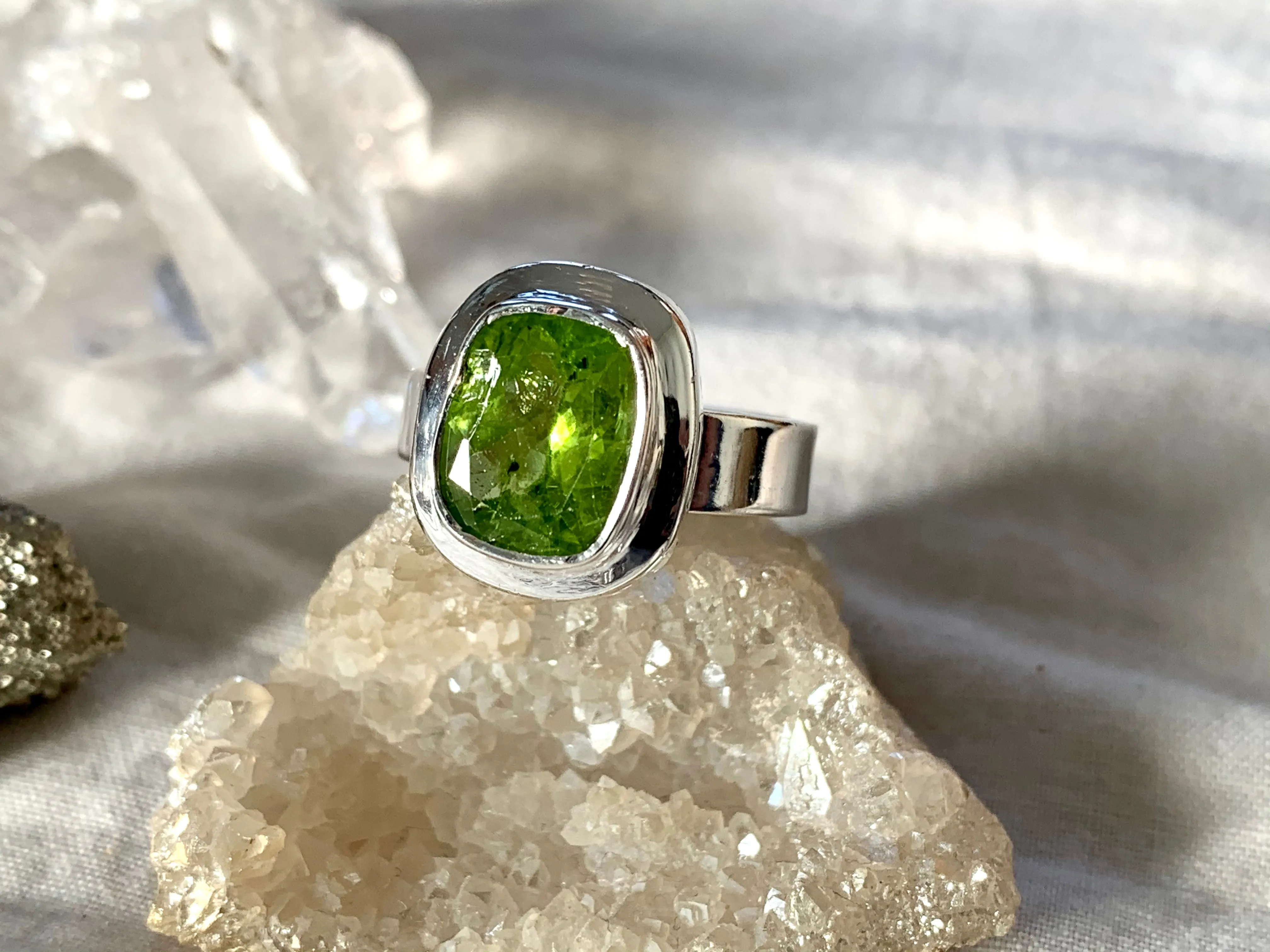 Peridot Ansley Ring - Teardrop / Round / Rounded Square