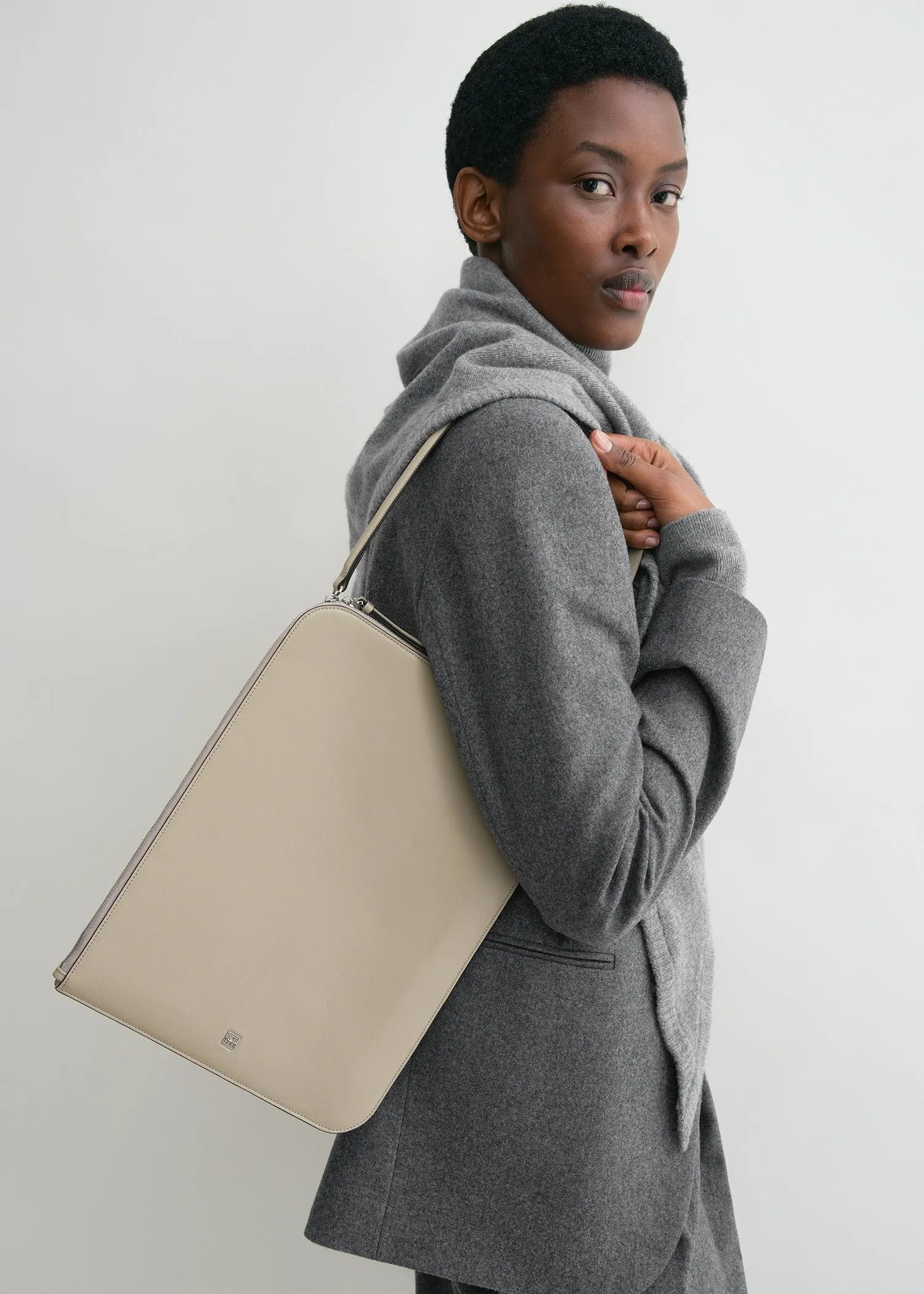 Slim tote fawn